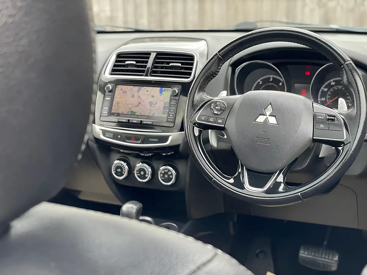 Used 2015 Mitsubishi Asx Zc-H Brown - Interior and Exterior details 16