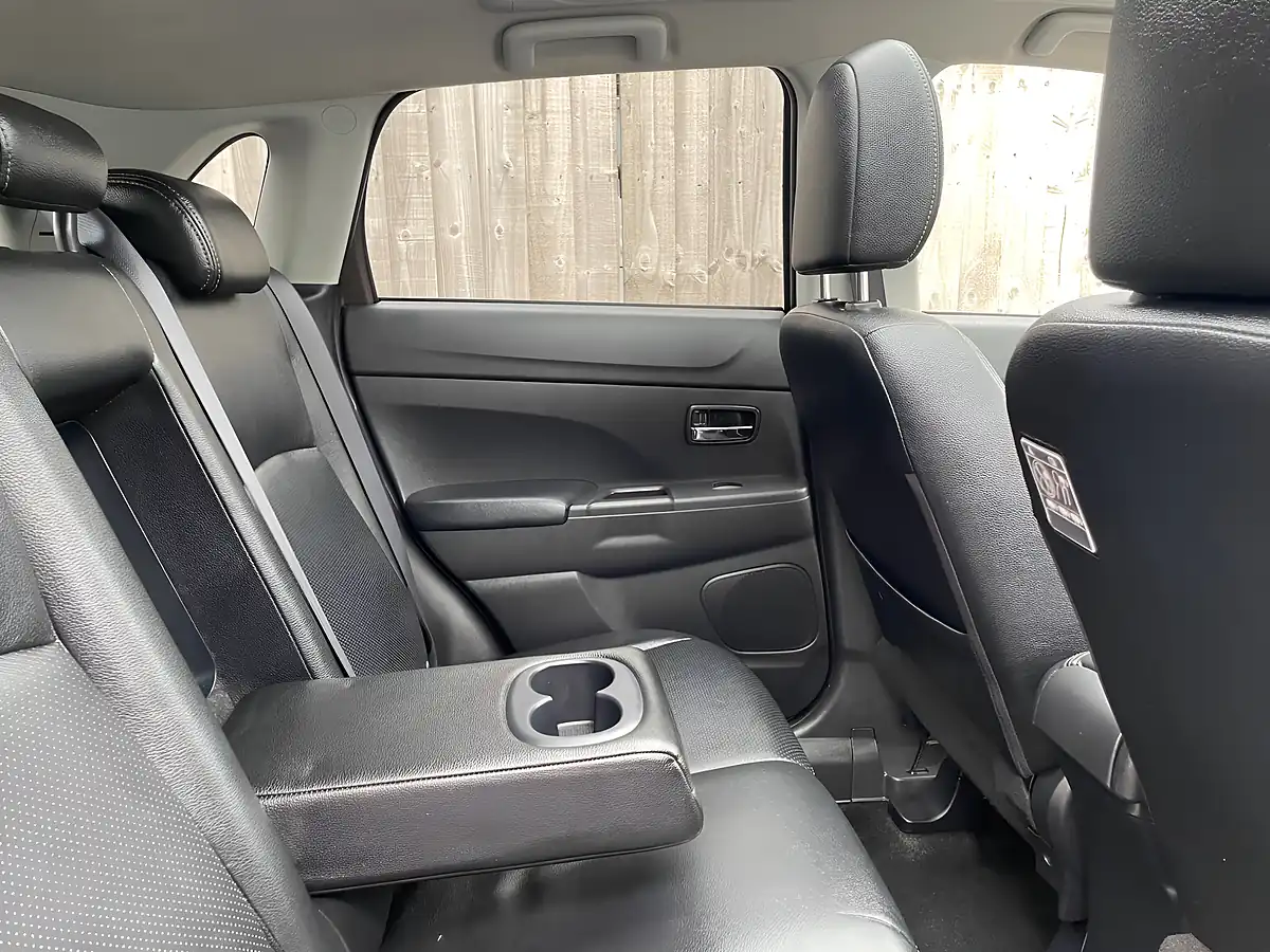Used 2015 Mitsubishi Asx Zc-H Brown - Interior and Exterior details 17