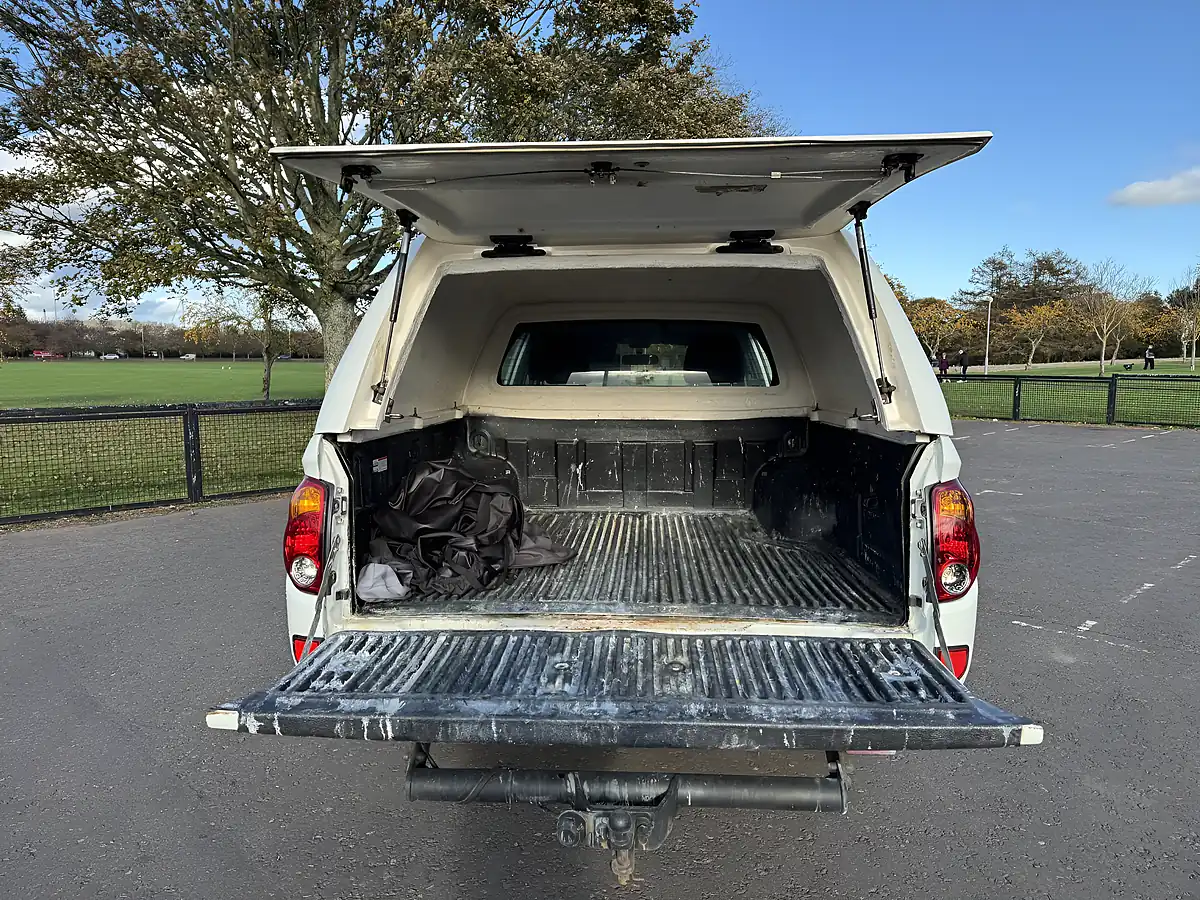 Used 2015 Mitsubishi L200 4Life White - Interior and Exterior details 10