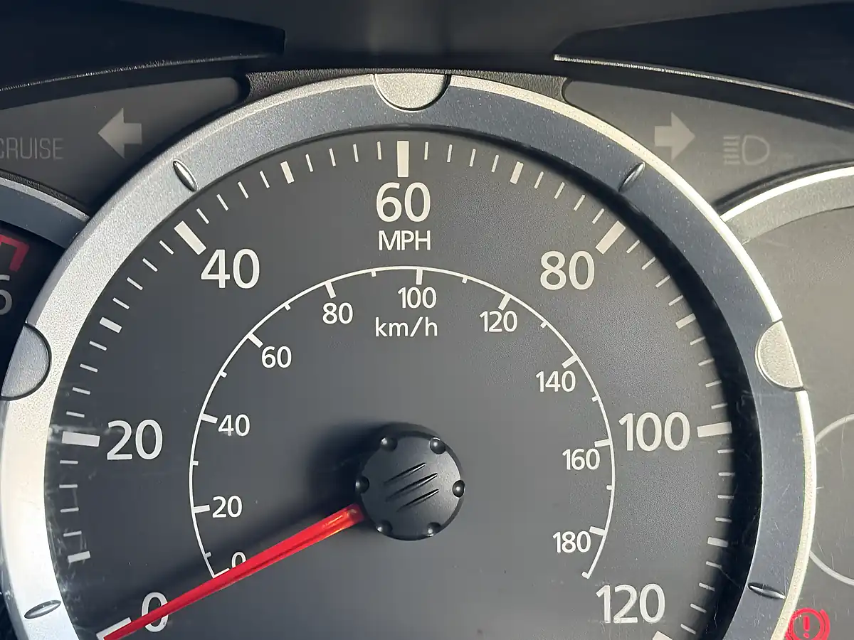 Used 2015 Mitsubishi L200 4Life White - Interior and Exterior details 14