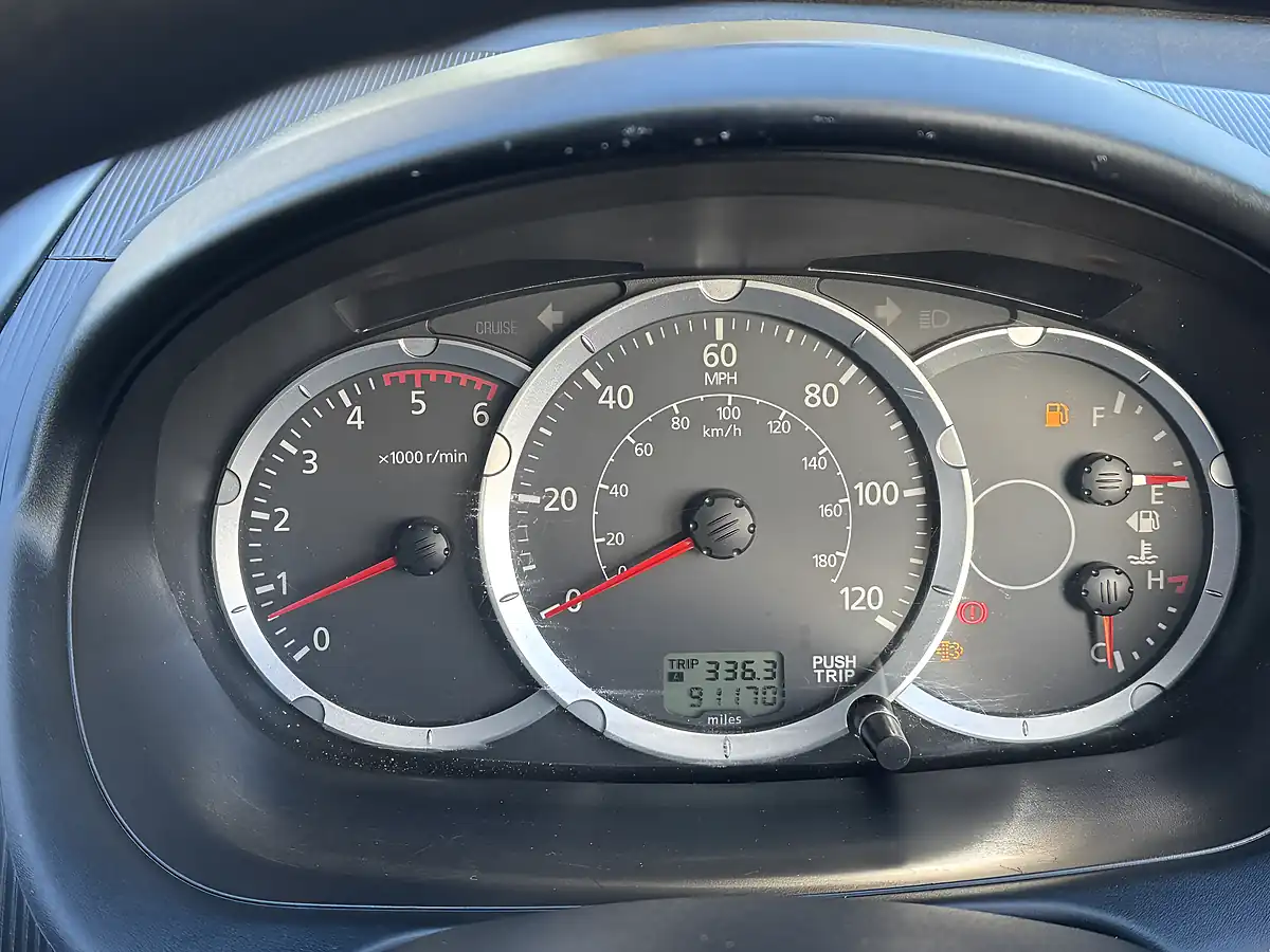 Used 2015 Mitsubishi L200 4Life White - Interior and Exterior details 15