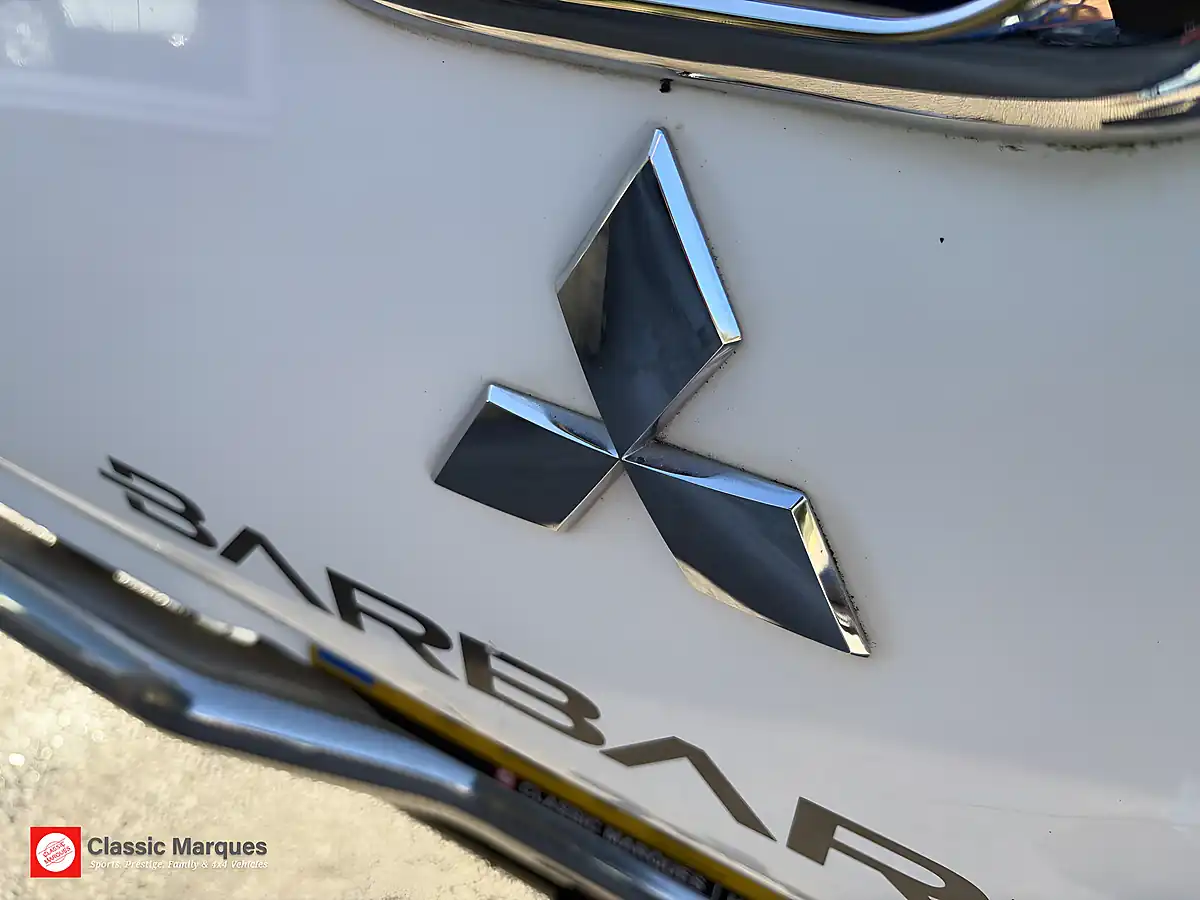 Used 2015 Mitsubishi L200 Barbarian Polar White - Interior and Exterior details 10