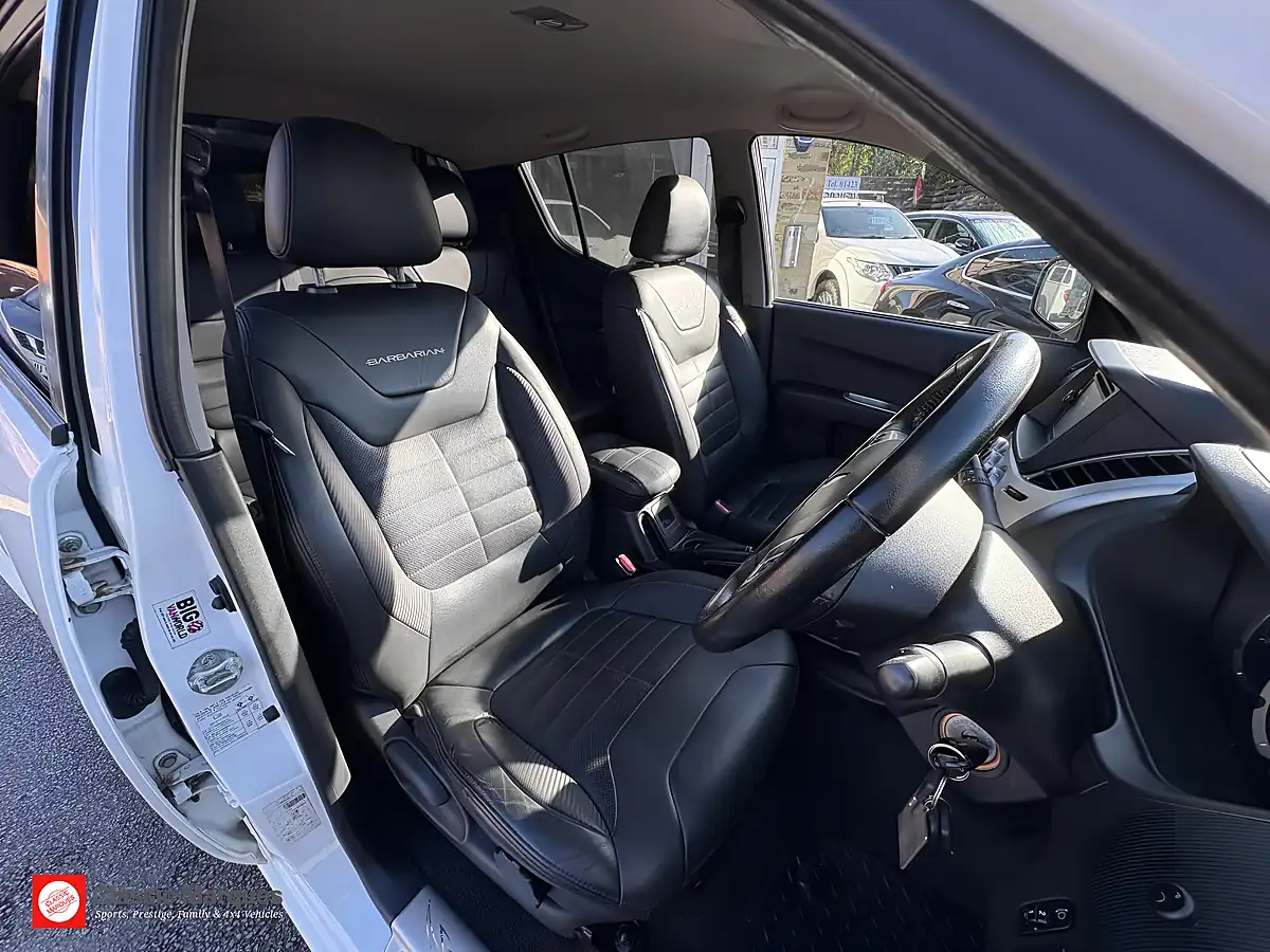 Used 2015 Mitsubishi L200 Barbarian Polar White - Interior and Exterior details 14