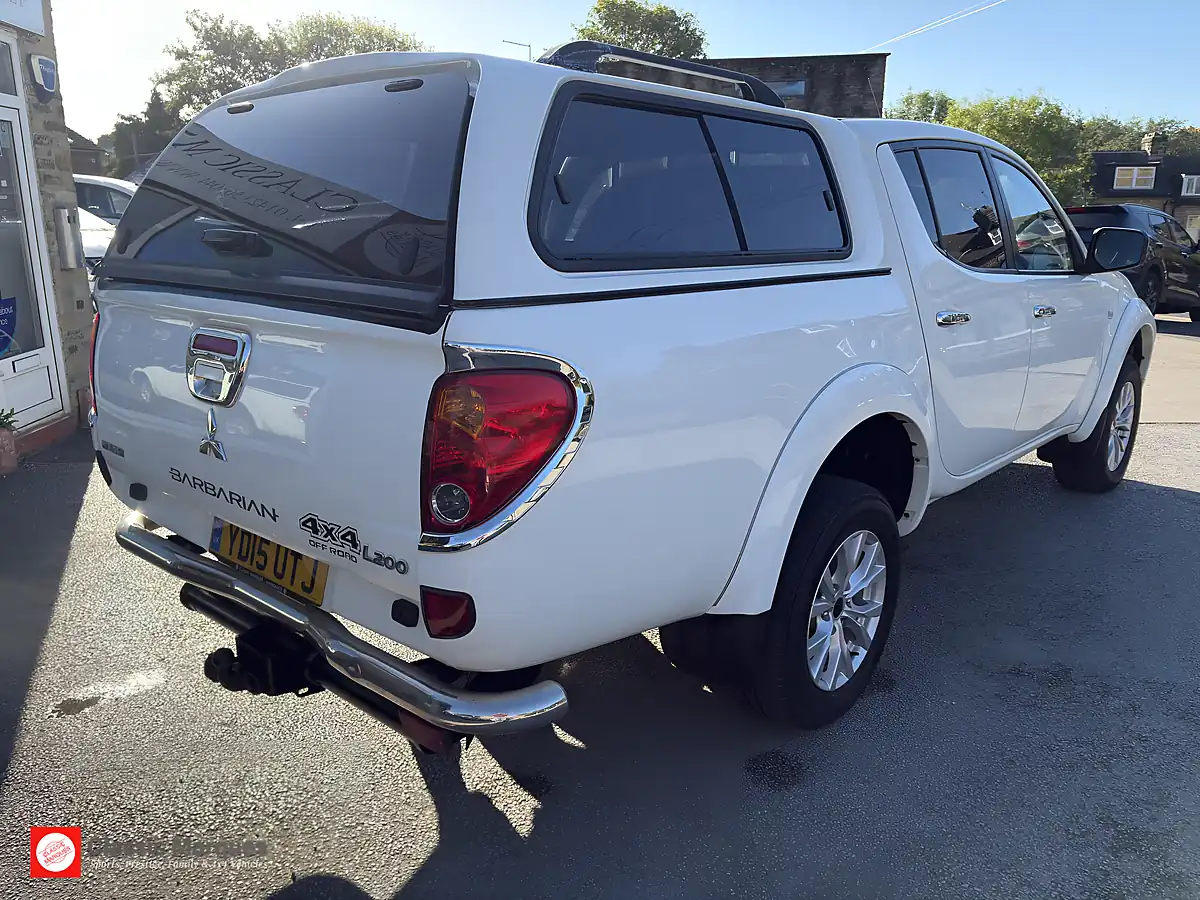 Used 2015 Mitsubishi L200 Barbarian Polar White - Interior and Exterior details 8