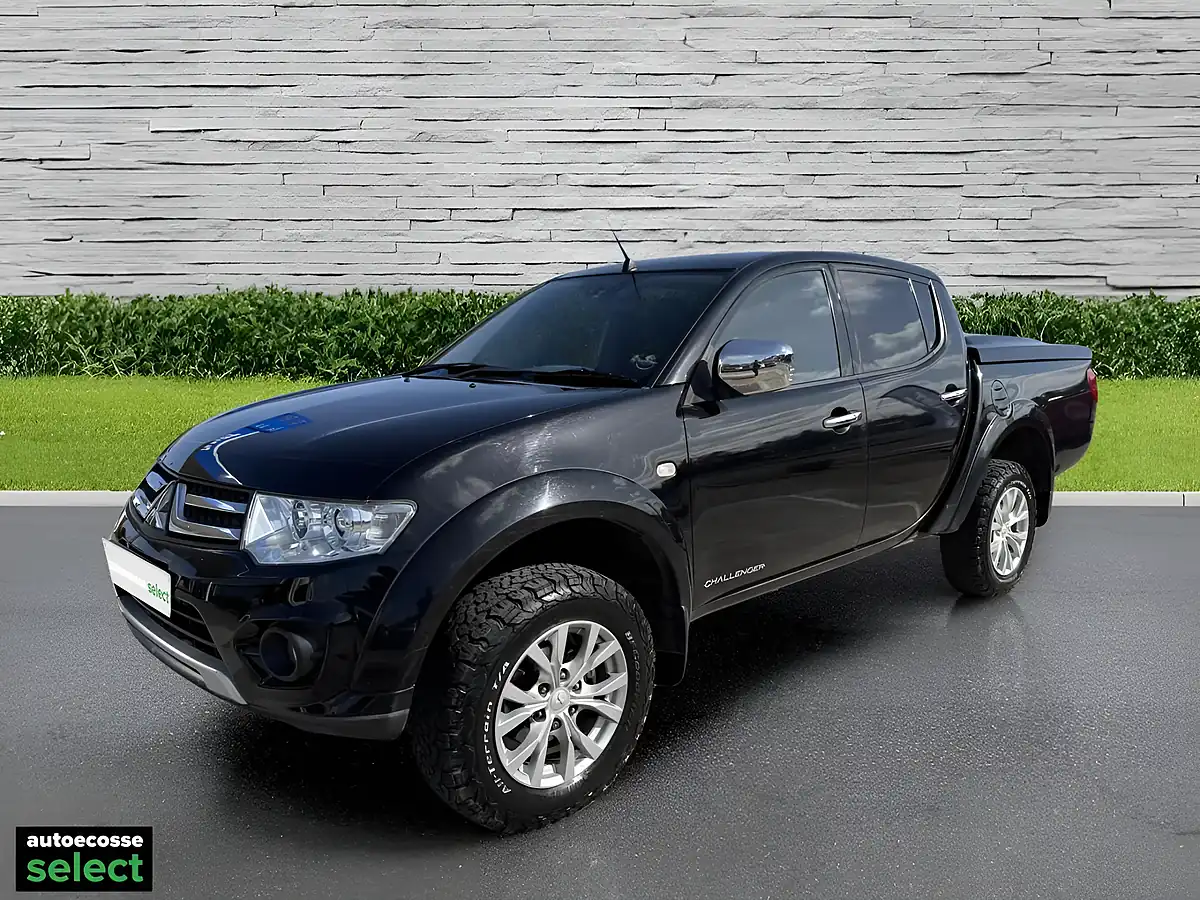 Used 2015 Mitsubishi L200 Challenger Black - Interior and Exterior details 11
