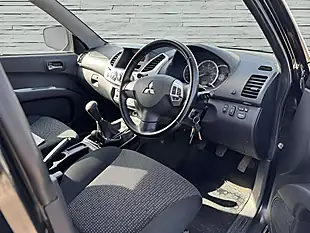 Used 2015 Mitsubishi L200 Challenger Black - Interior and Exterior details 14