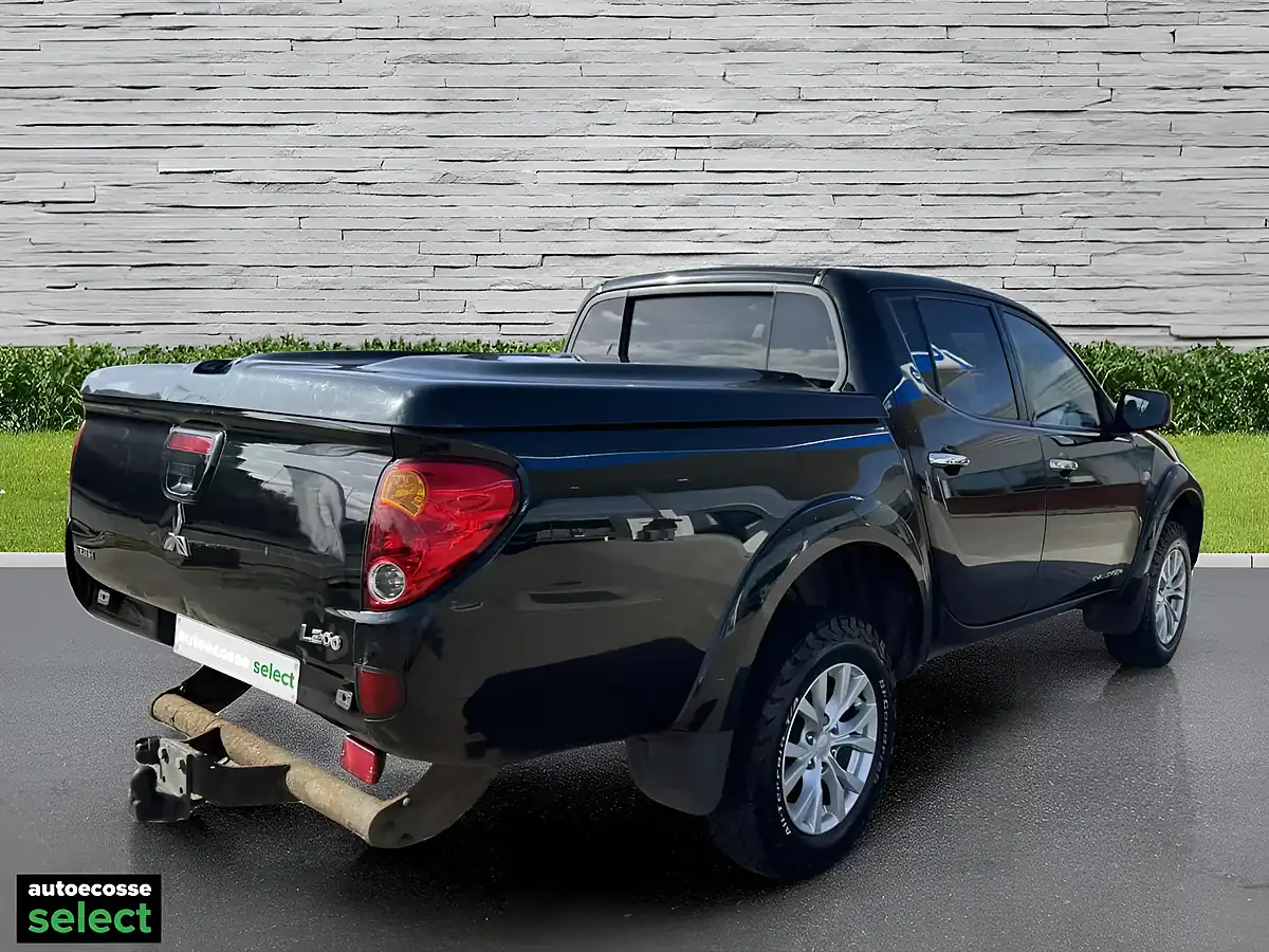 Used 2015 Mitsubishi L200 Challenger Black - Interior and Exterior details 5