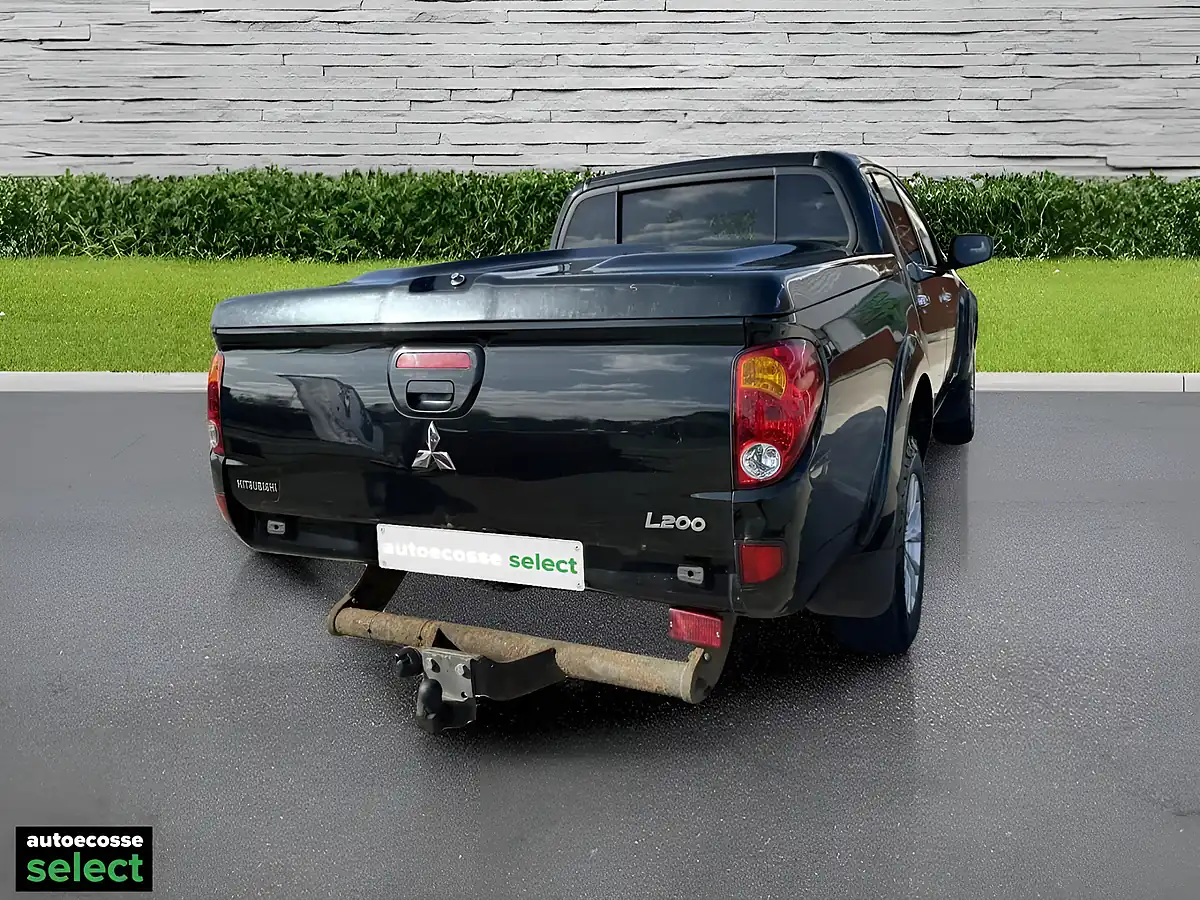 Used 2015 Mitsubishi L200 Challenger Black - Interior and Exterior details 6