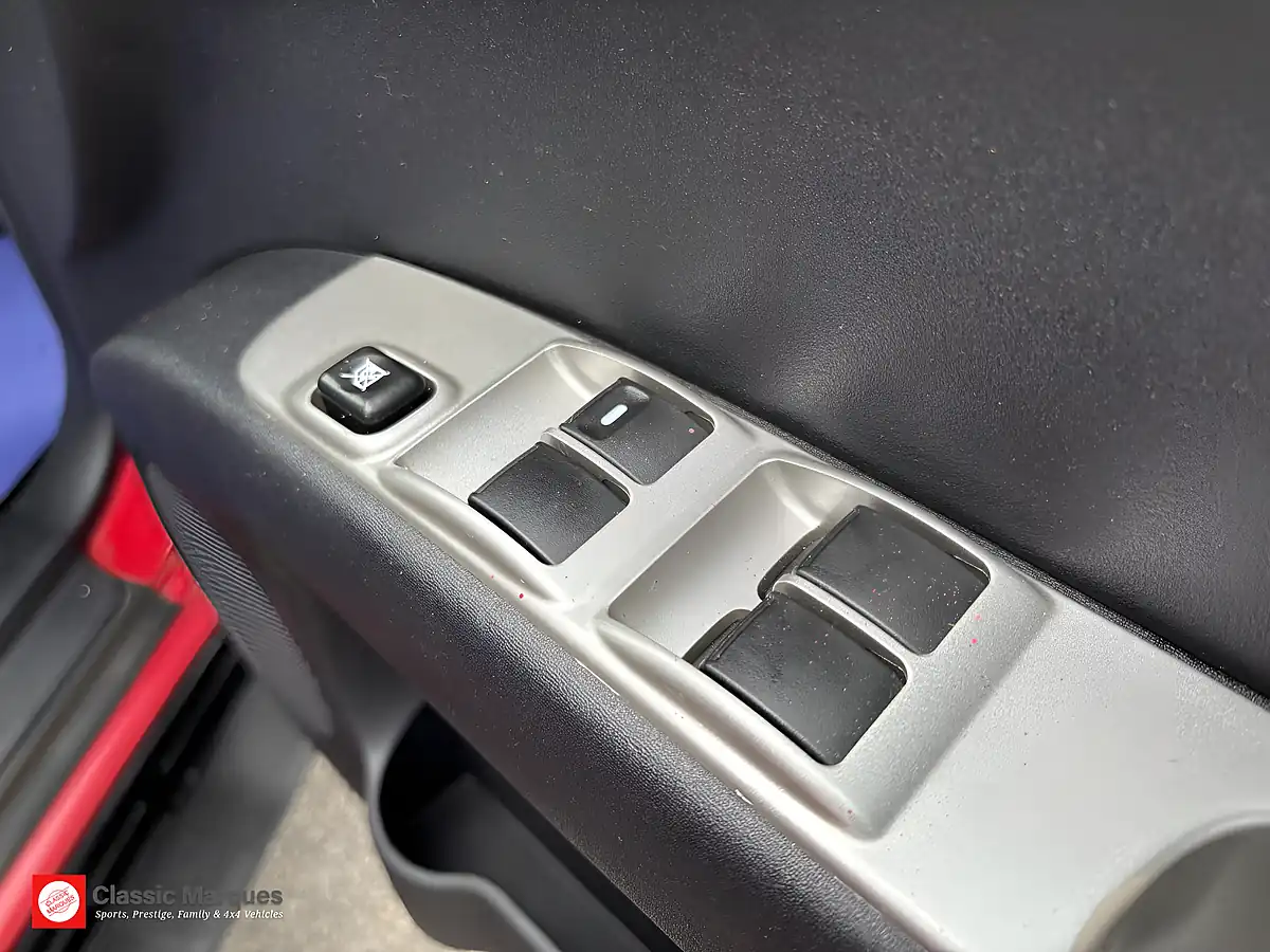 Used 2015 Mitsubishi L200 Challenger Double Cab Aztec Red - Interior and Exterior details 14