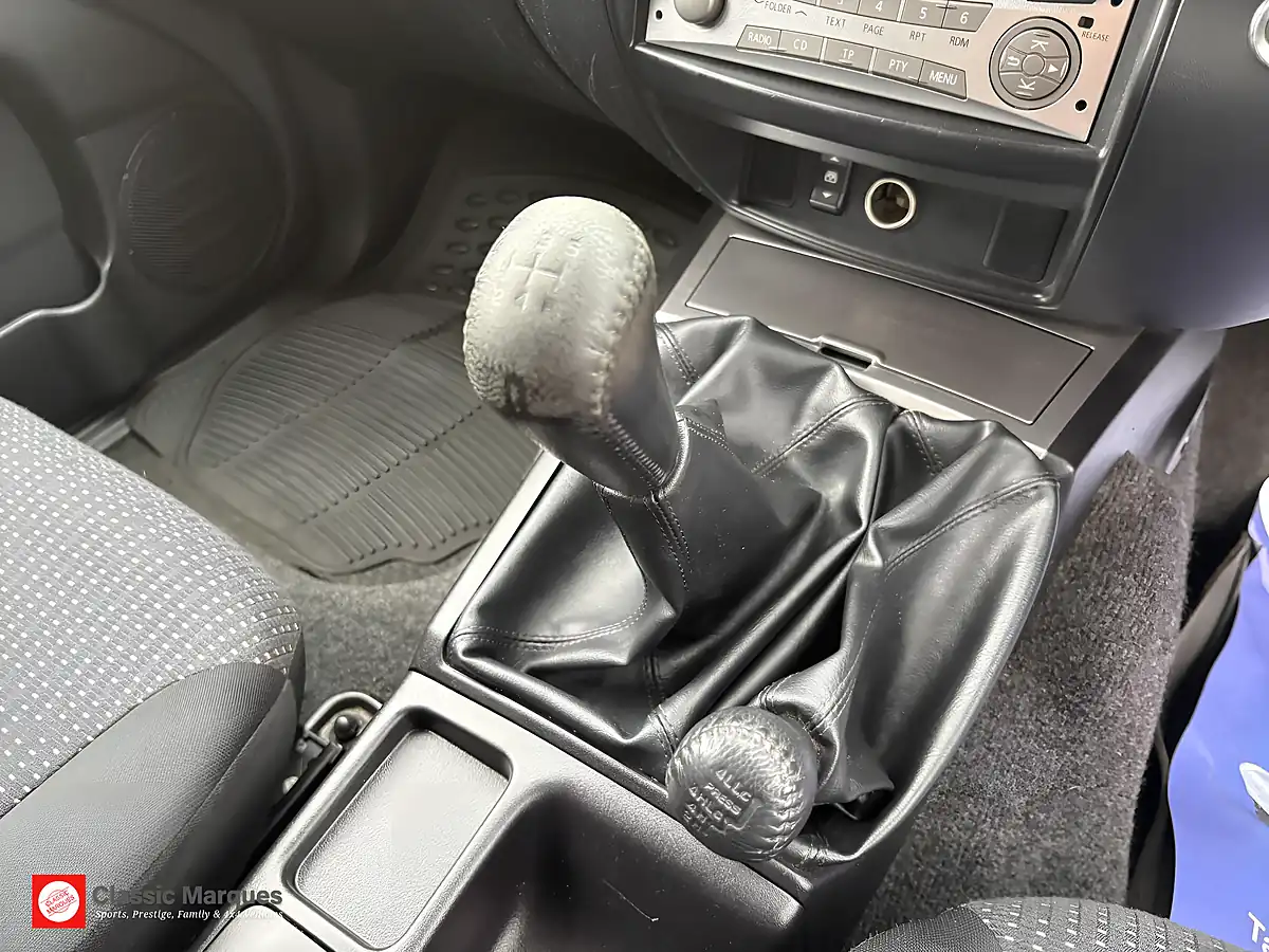 Used 2015 Mitsubishi L200 Challenger Double Cab Aztec Red - Interior and Exterior details 17
