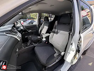 Used 2015 Mitsubishi L200 Challenger Polar White - Interior and Exterior details 13