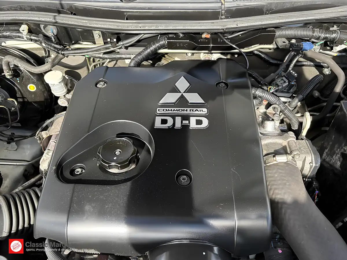Used 2015 Mitsubishi L200 Challenger Polar White - Interior and Exterior details 19