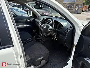Used 2015 Mitsubishi L200 Challenger Polar White - Interior and Exterior details 2