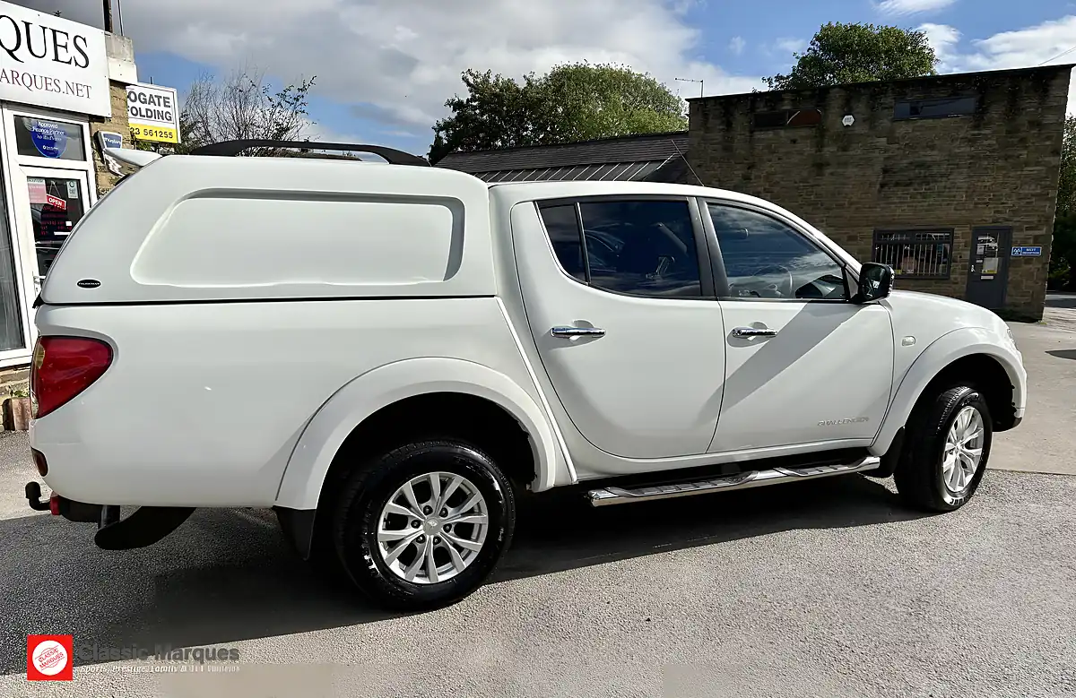 Used 2015 Mitsubishi L200 Challenger Polar White - Interior and Exterior details 3