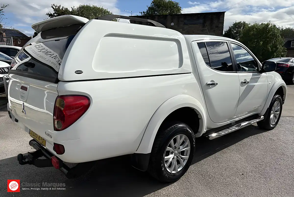 Used 2015 Mitsubishi L200 Challenger Polar White - Interior and Exterior details 7