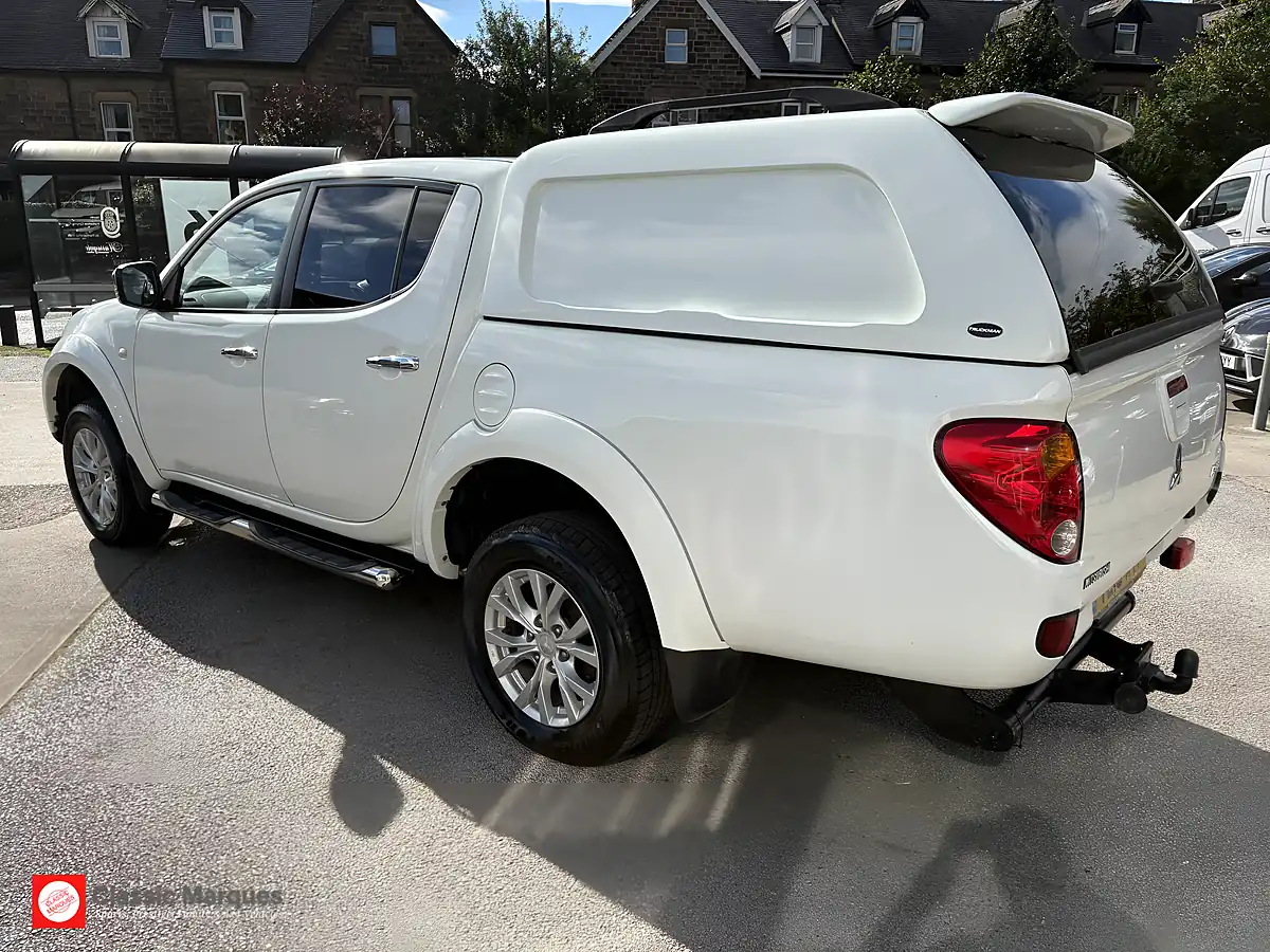 Used 2015 Mitsubishi L200 Challenger Polar White - Interior and Exterior details 9