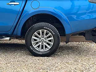 Used 2015 Mitsubishi L200 Warrior Double Cab Blue - Interior and Exterior details 12