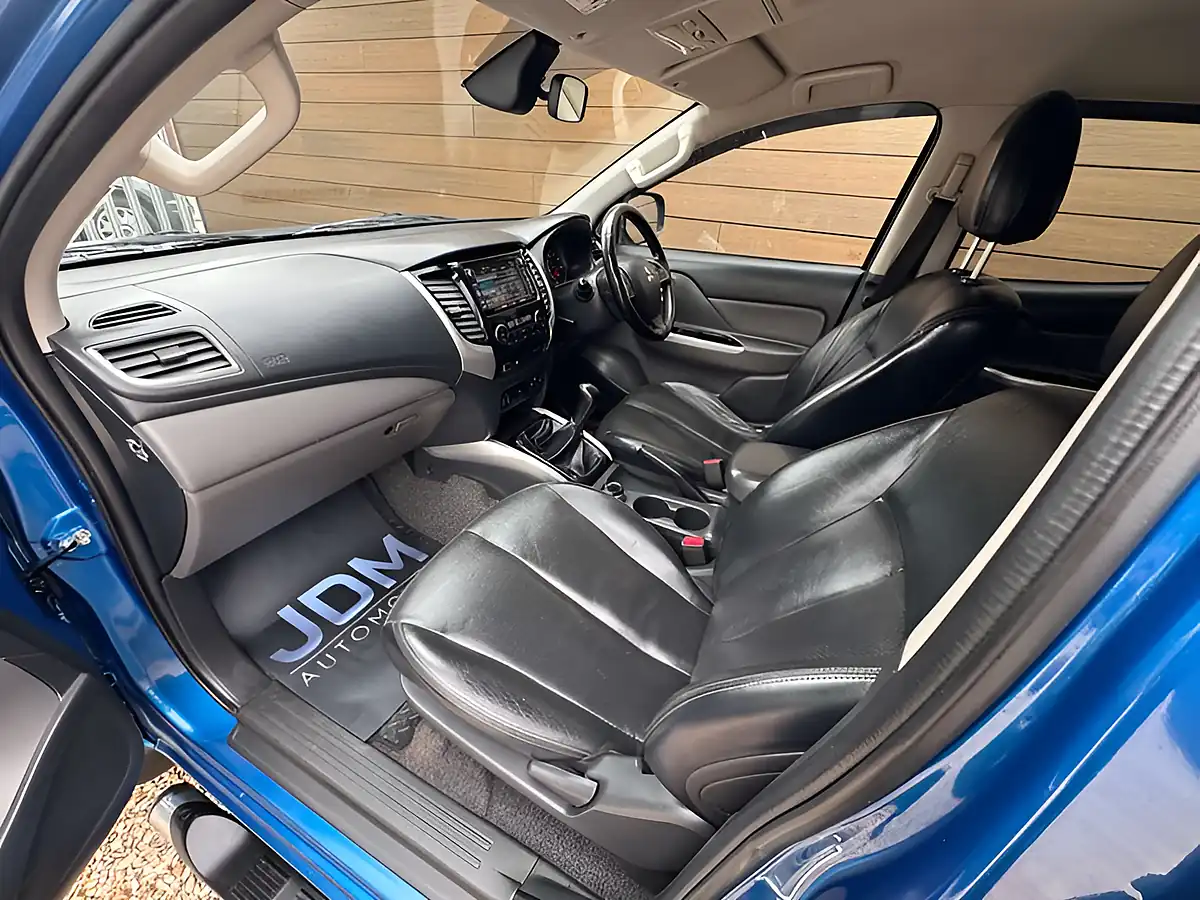Used 2015 Mitsubishi L200 Warrior Double Cab Blue - Interior and Exterior details 19