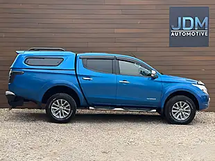 Used 2015 Mitsubishi L200 Warrior Double Cab Blue - Interior and Exterior details 2