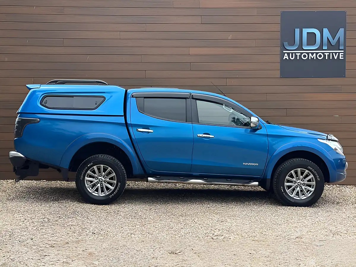 Used 2015 Mitsubishi L200 Warrior Double Cab Blue - Interior and Exterior details 2