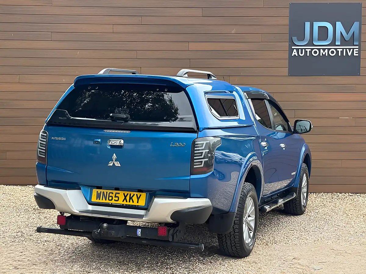 Used 2015 Mitsubishi L200 Warrior Double Cab Blue - Interior and Exterior details 3