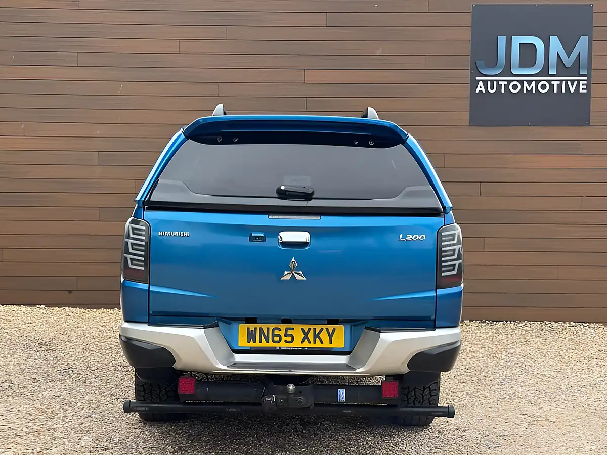 Used 2015 Mitsubishi L200 Warrior Double Cab Blue - Interior and Exterior details 4