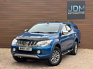 Used 2015 Mitsubishi L200 Warrior Double Cab Blue - Interior and Exterior details 8