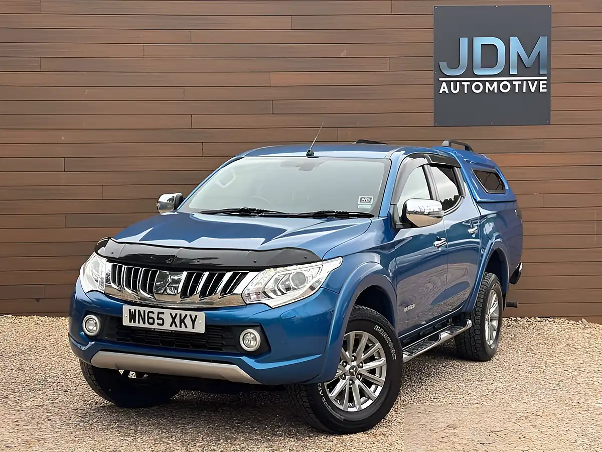 Used 2015 Mitsubishi L200 Warrior Double Cab Blue - Interior and Exterior details 8