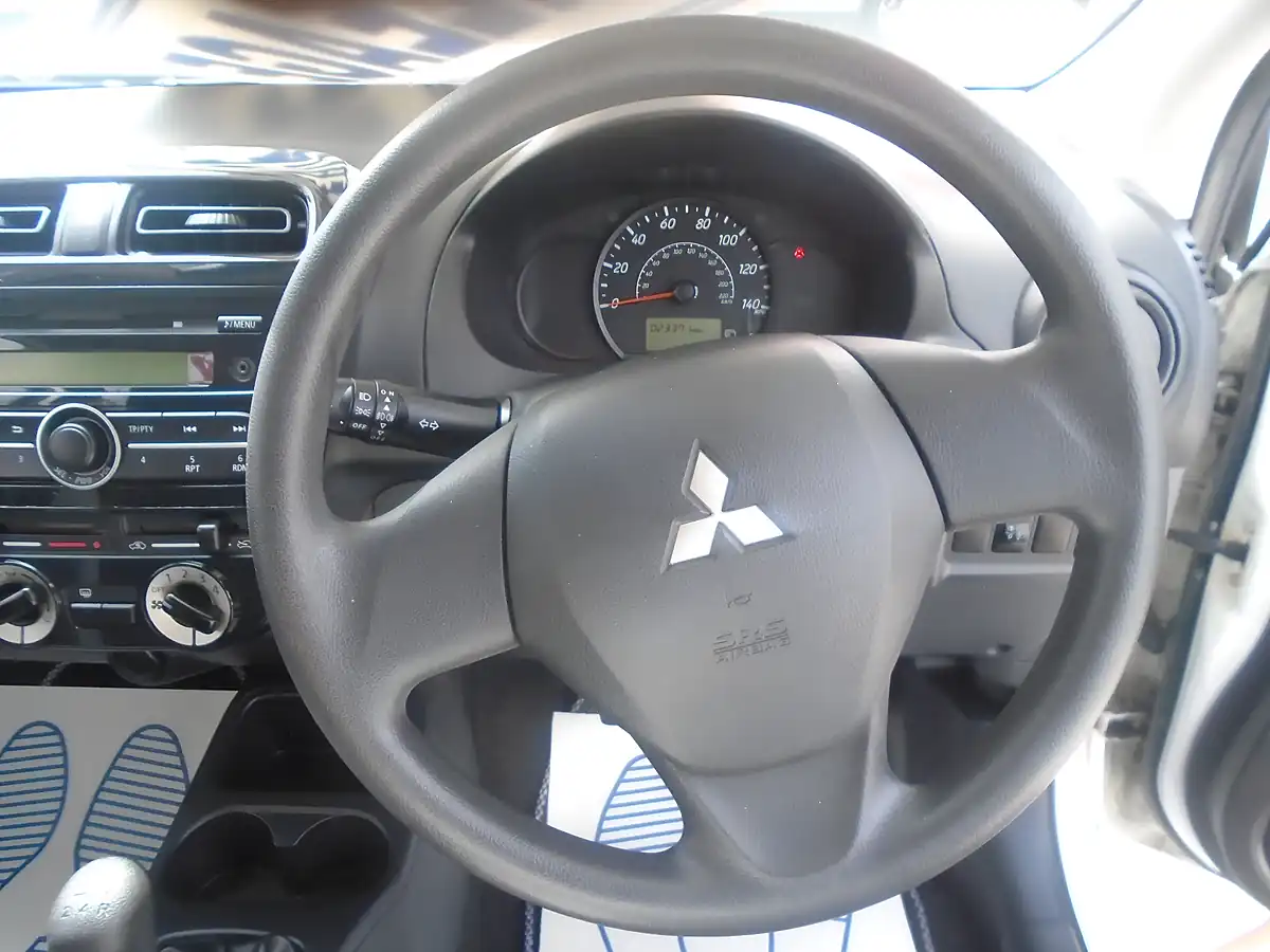 Used 2015 Mitsubishi Mirage 1 White - Interior and Exterior details 13