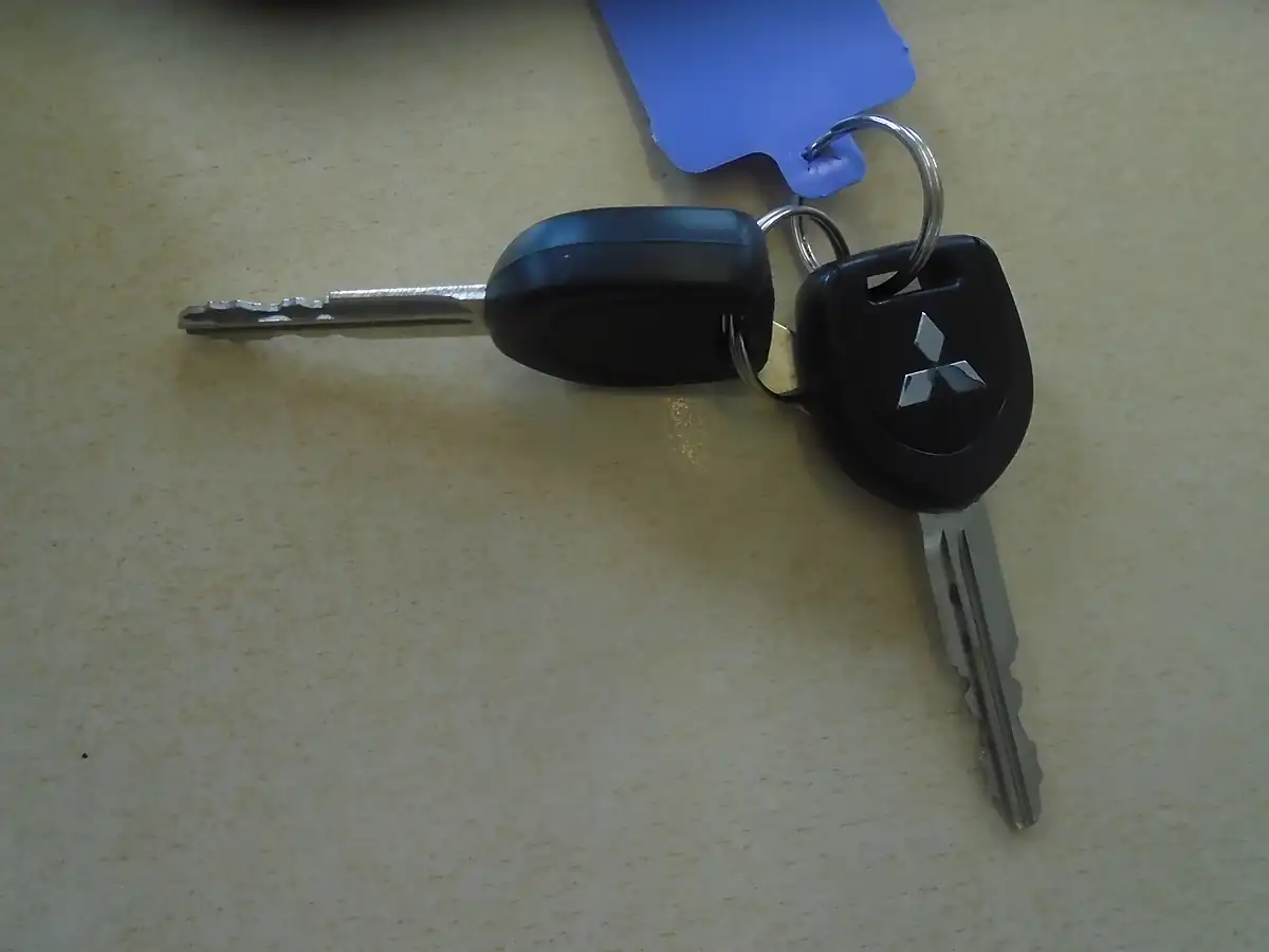 Used 2015 Mitsubishi Mirage 1 White - Interior and Exterior details 15