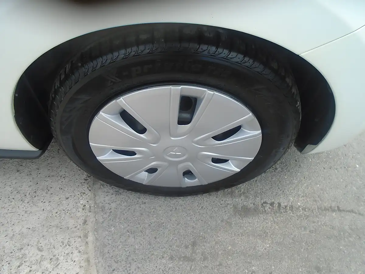 Used 2015 Mitsubishi Mirage 1 White - Interior and Exterior details 5