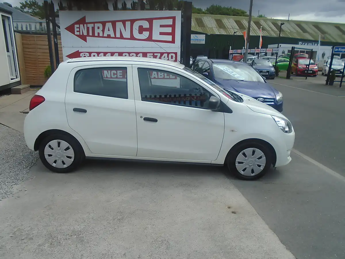 Used 2015 Mitsubishi Mirage 1 White - Interior and Exterior details 6
