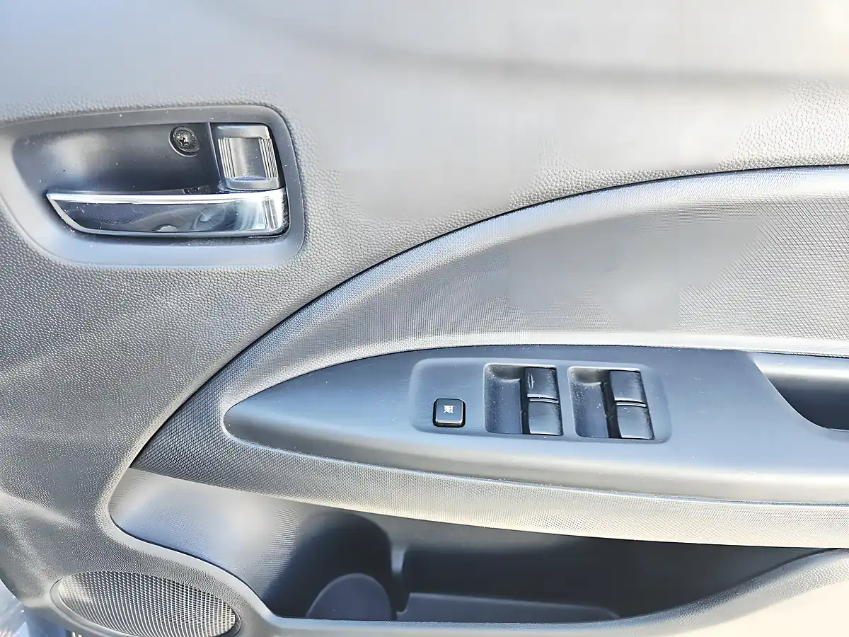 Used 2015 Mitsubishi Mirage Grey - Interior and Exterior details 13