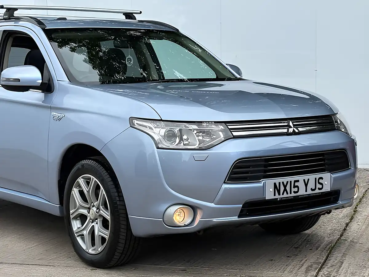 Used 2015 Mitsubishi Outlander Gx Glacier Blue - Interior and Exterior details 2