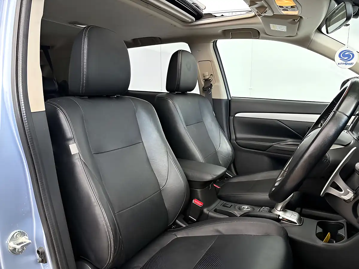 Used 2015 Mitsubishi Outlander Gx Glacier Blue - Interior and Exterior details 20