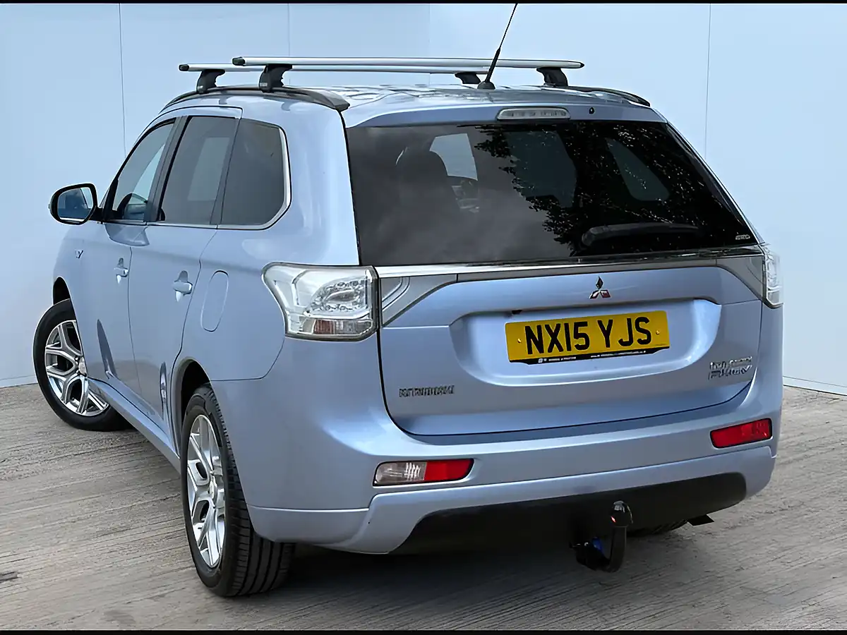 Used 2015 Mitsubishi Outlander Gx Glacier Blue - Interior and Exterior details 3