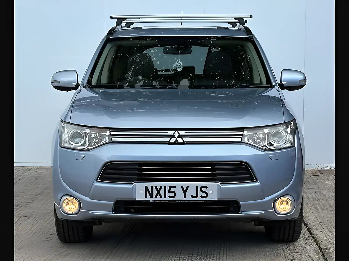 Used 2015 Mitsubishi Outlander Gx Glacier Blue - Interior and Exterior details 5