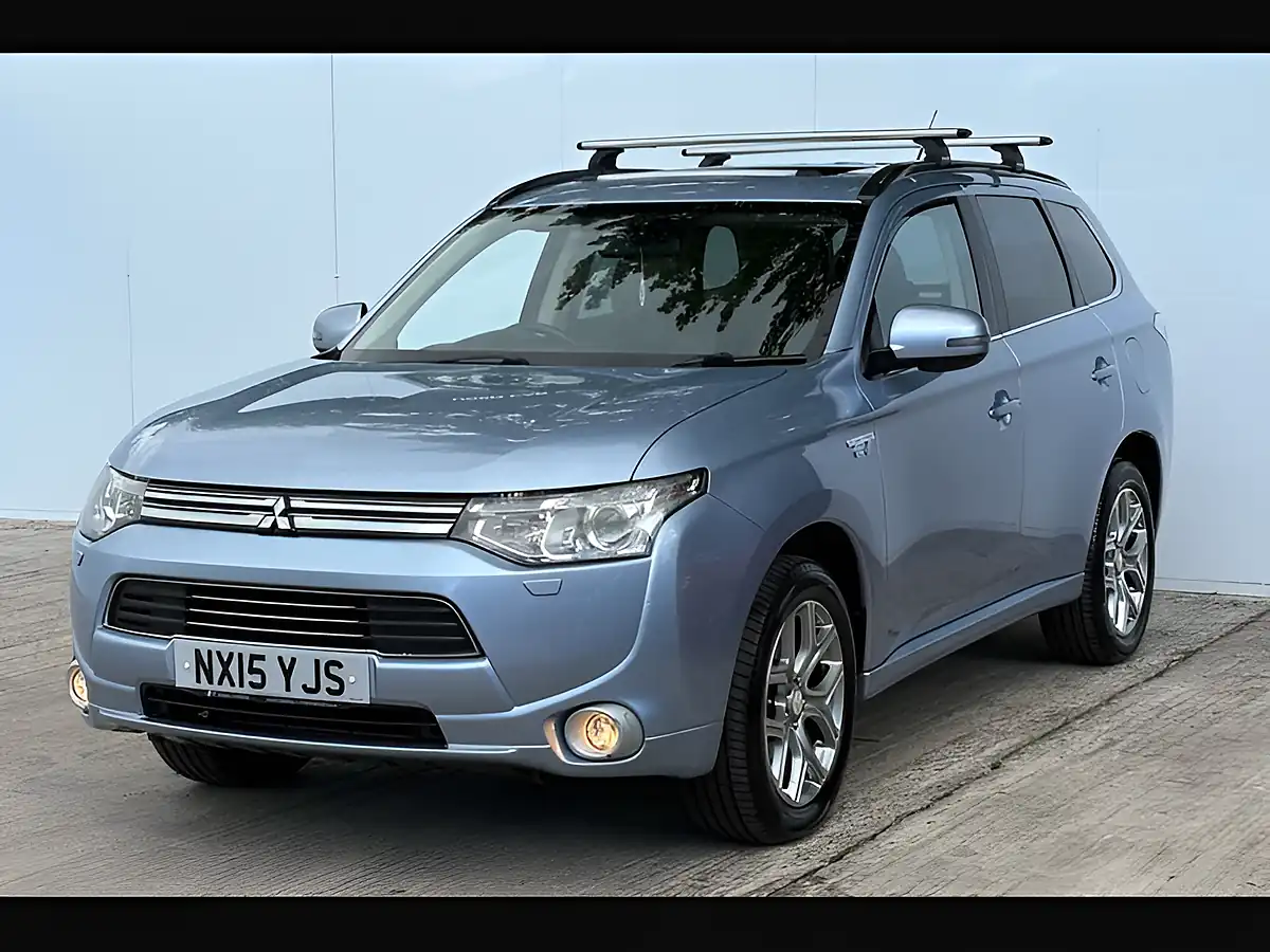 Used 2015 Mitsubishi Outlander Gx Glacier Blue - Interior and Exterior details 7