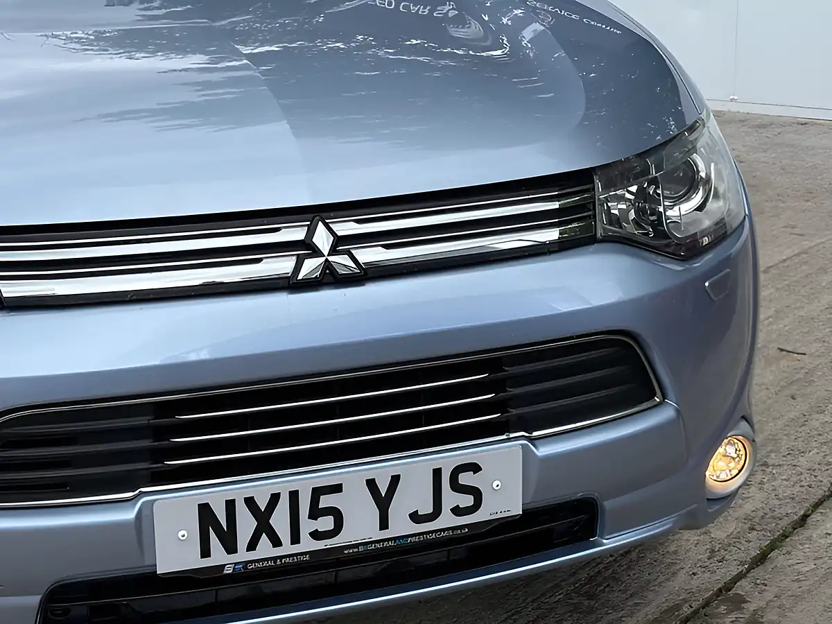 Used 2015 Mitsubishi Outlander Gx Glacier Blue - Interior and Exterior details 8