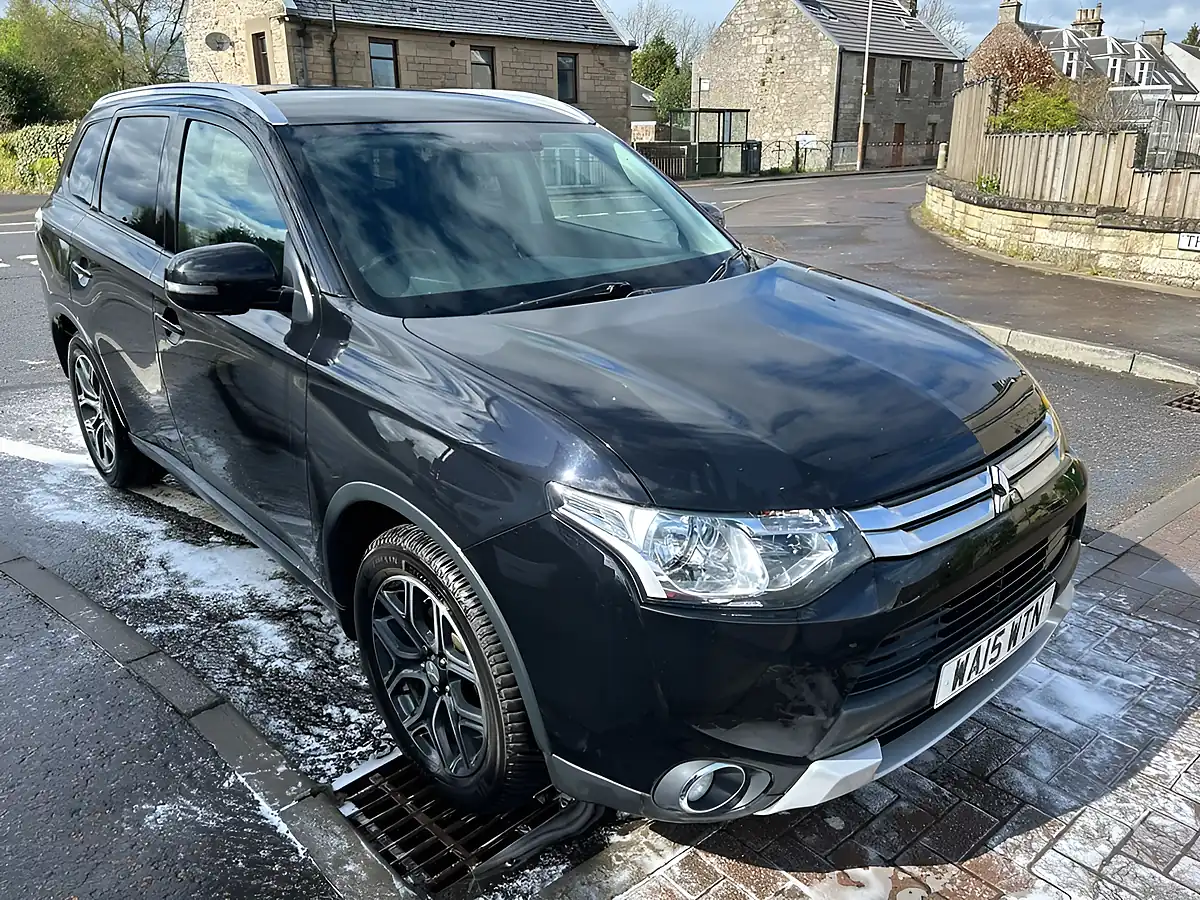 Used 2015 Mitsubishi Outlander GX3 Black - Interior and Exterior details 4