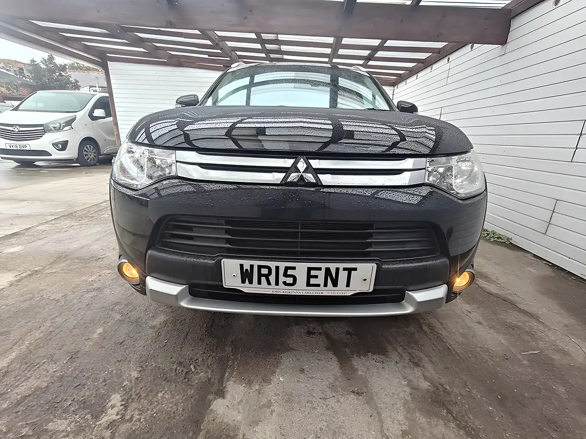 Used 2015 Mitsubishi Outlander GX3 Black - Interior and Exterior details 10