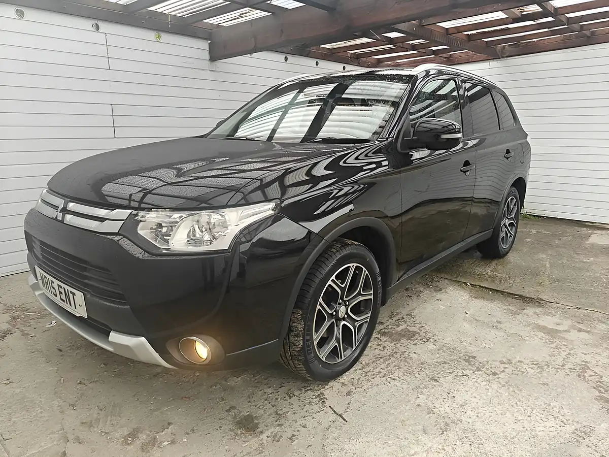 Used 2015 Mitsubishi Outlander GX3 Black - Interior and Exterior details 12