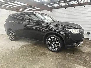 Used 2015 Mitsubishi Outlander GX3 Black - Interior and Exterior details 8