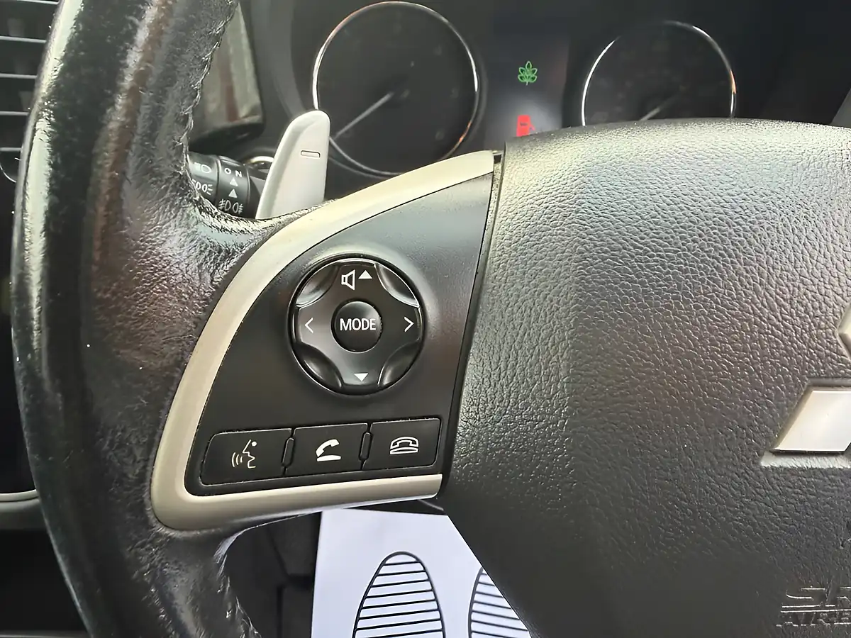 Used 2015 Mitsubishi Outlander GX3 Black - Interior and Exterior details 13