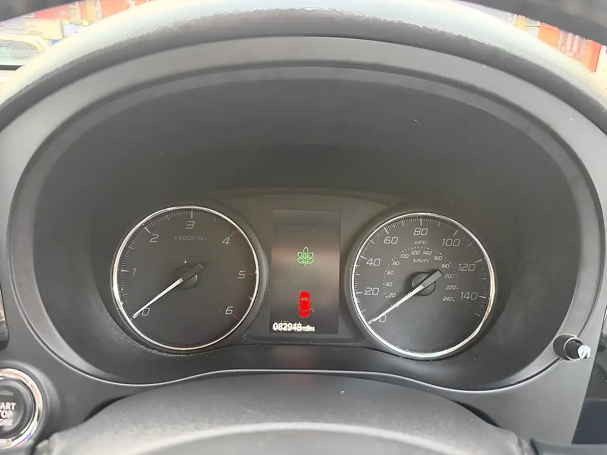 Used 2015 Mitsubishi Outlander GX3 Black - Interior and Exterior details 14