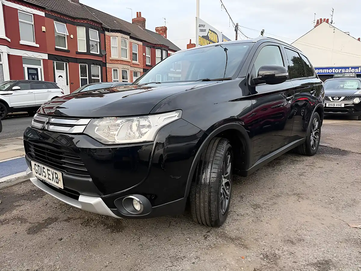 Used 2015 Mitsubishi Outlander GX3 Black - Interior and Exterior details 3