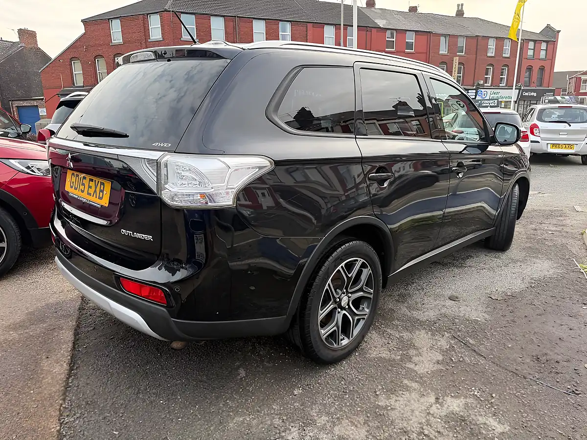 Used 2015 Mitsubishi Outlander GX3 Black - Interior and Exterior details 5