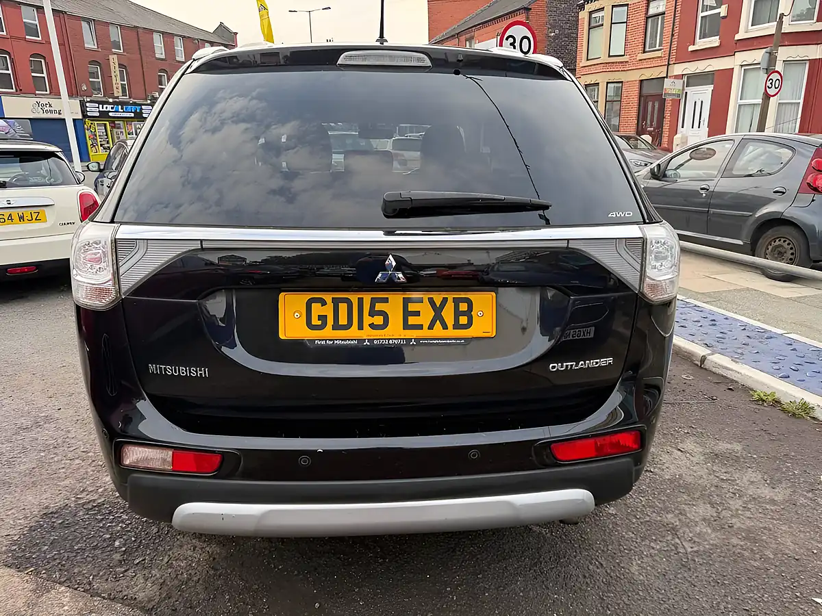 Used 2015 Mitsubishi Outlander GX3 Black - Interior and Exterior details 6