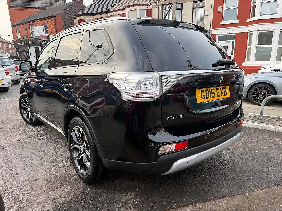 Used 2015 Mitsubishi Outlander GX3 Black - Interior and Exterior details 7