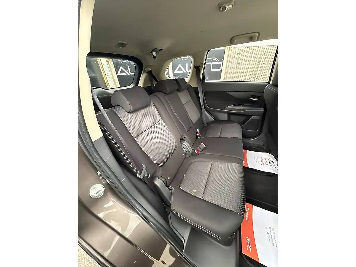 Used 2015 Mitsubishi Outlander GX3 Brown - Interior and Exterior details 15